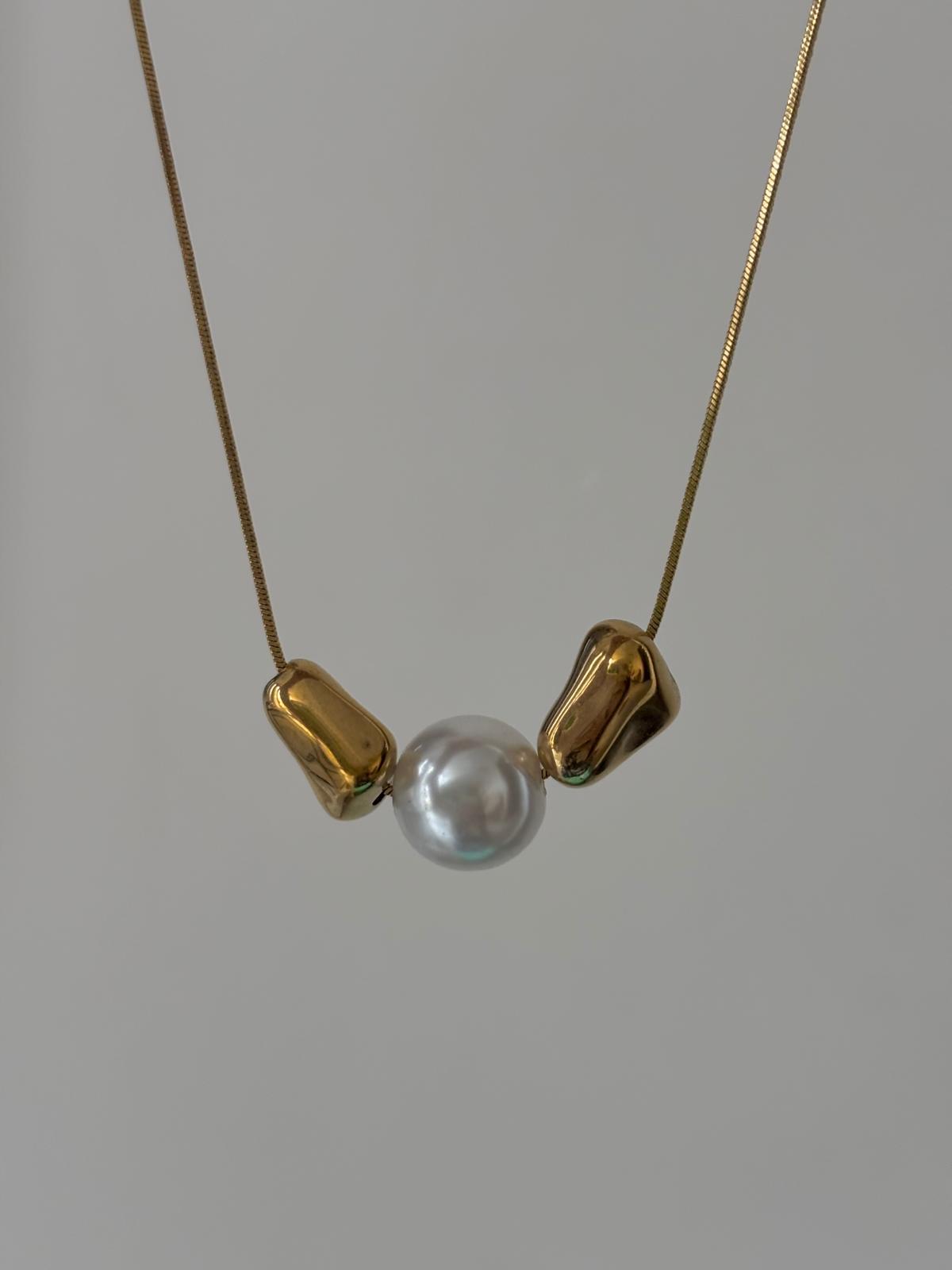 İncili Modern Kolye